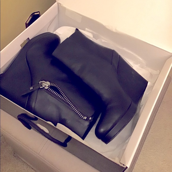 Nine West wedge booties - Picture 2 of 6